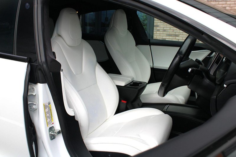 TESLA MODEL S