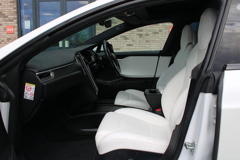 TESLA MODEL S