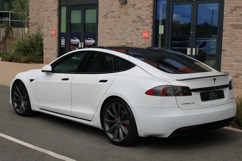 TESLA MODEL S