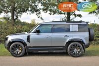 LAND ROVER DEFENDER 110