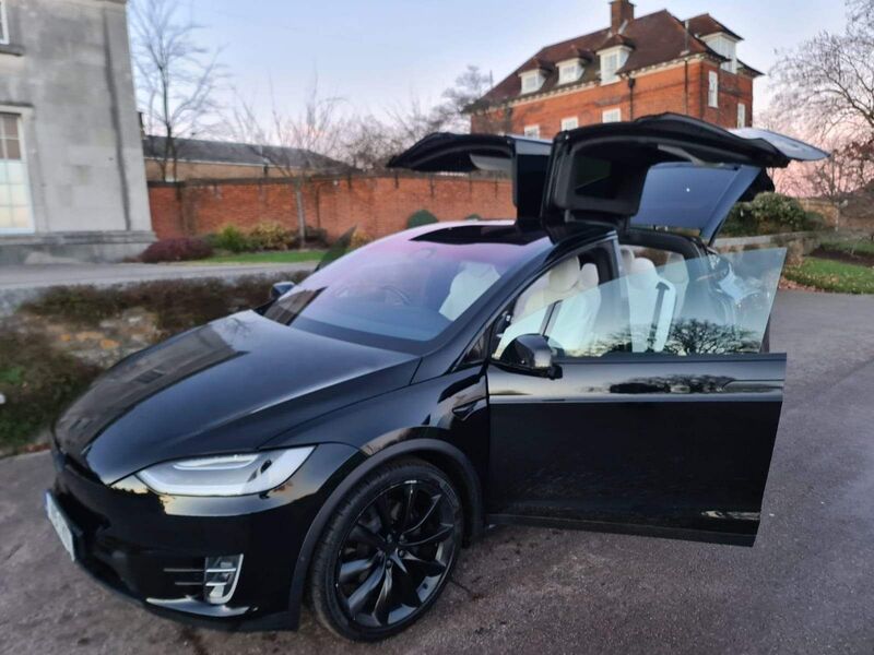 TESLA MODEL X