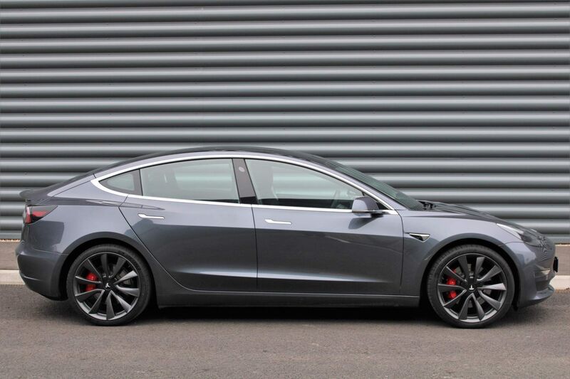 TESLA MODEL 3