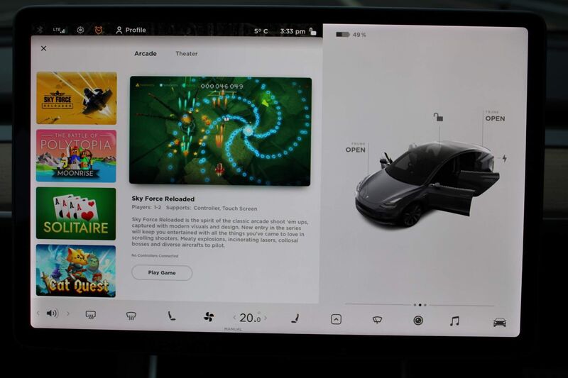 TESLA MODEL 3