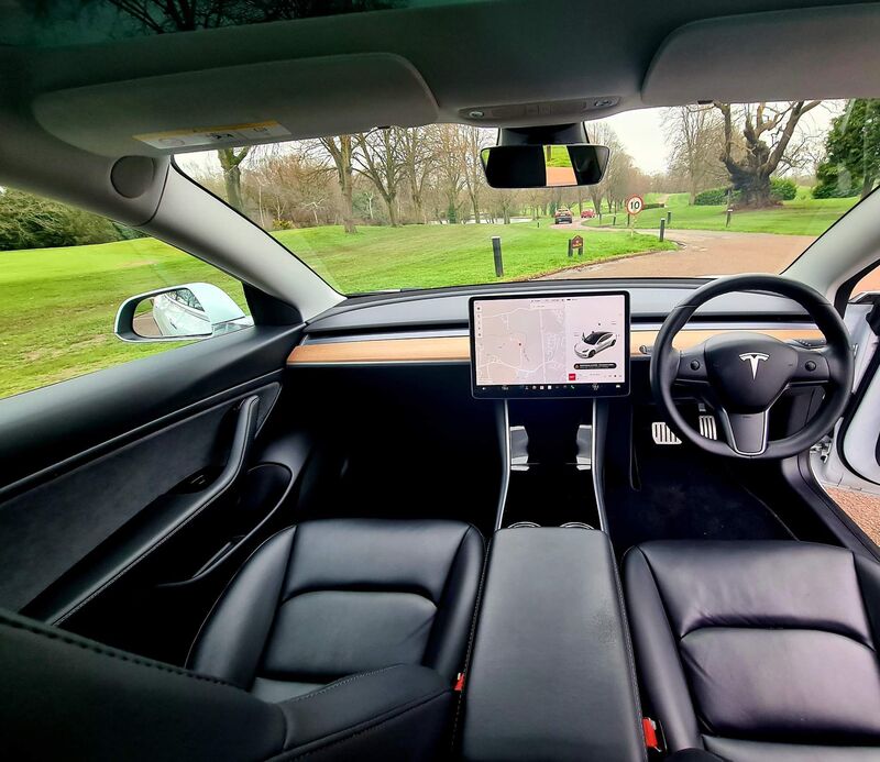 TESLA MODEL 3