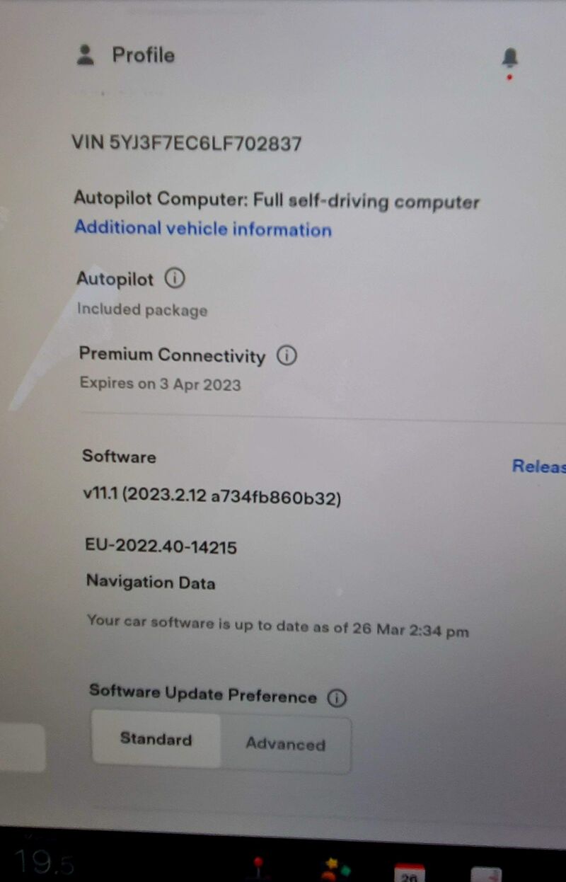 TESLA MODEL 3