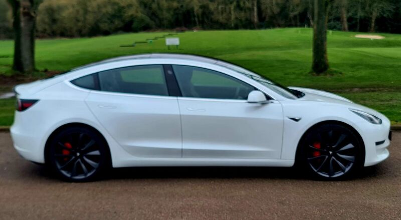 TESLA MODEL 3