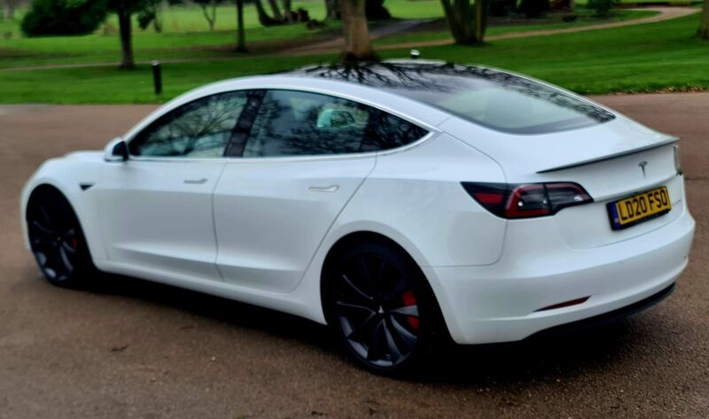 TESLA MODEL 3