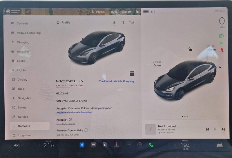 TESLA MODEL 3