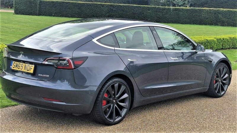 TESLA MODEL 3