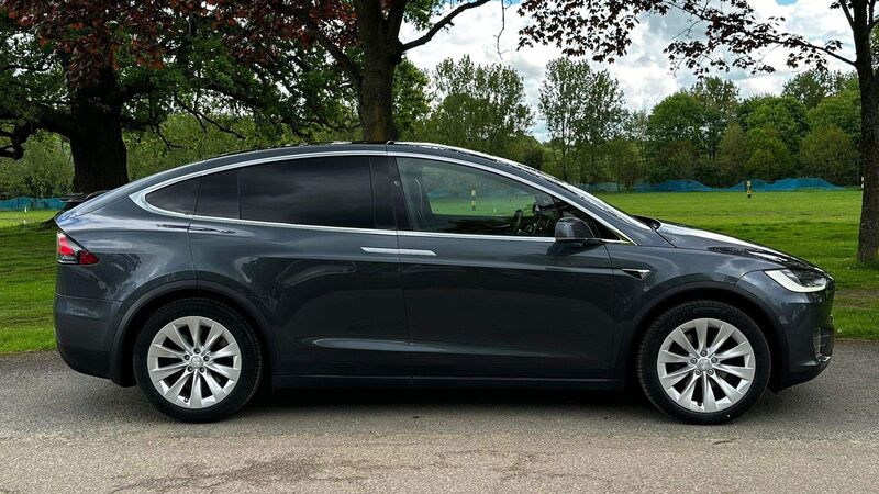 TESLA MODEL X