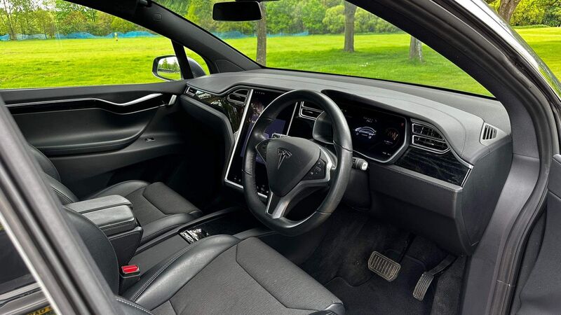 TESLA MODEL X