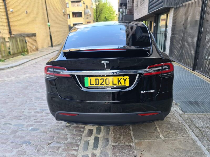 TESLA MODEL X