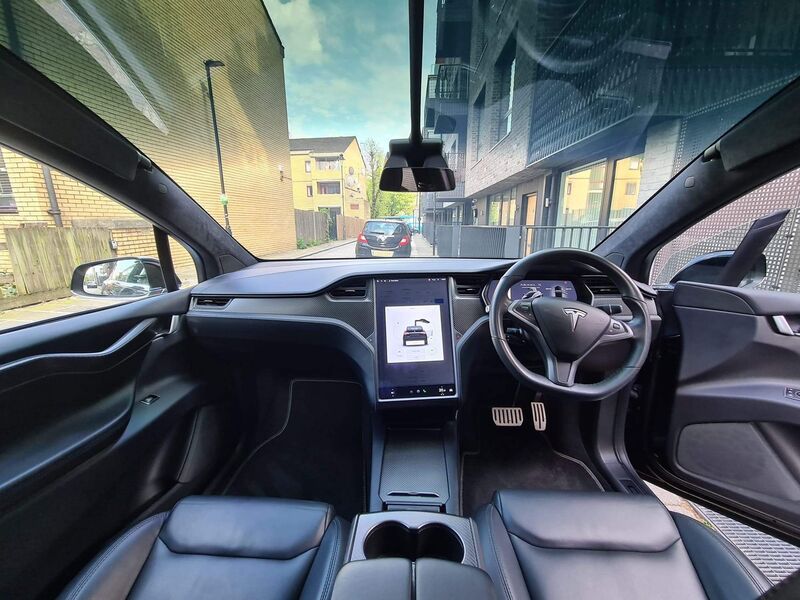 TESLA MODEL X