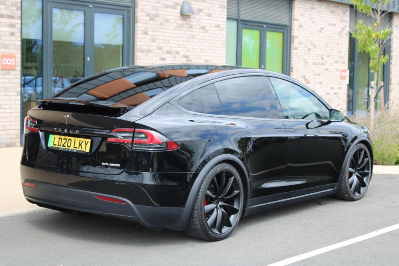 TESLA MODEL X