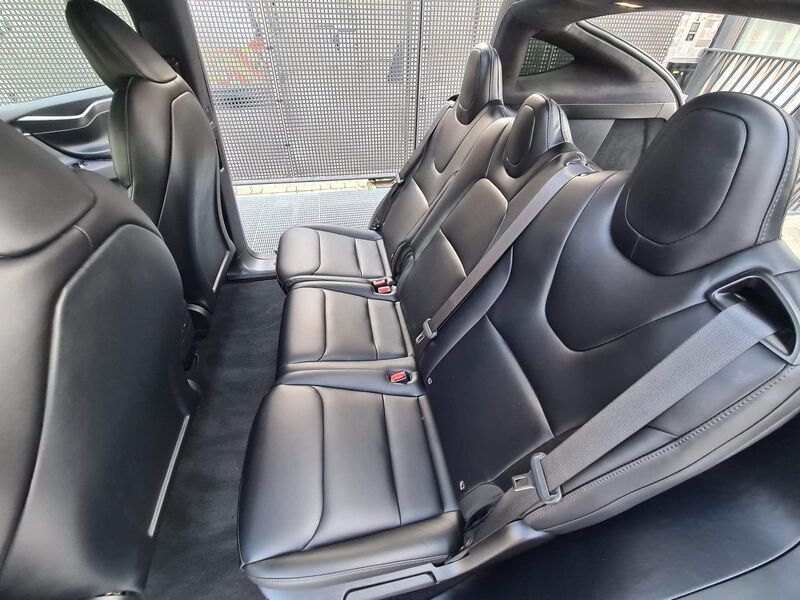TESLA MODEL X