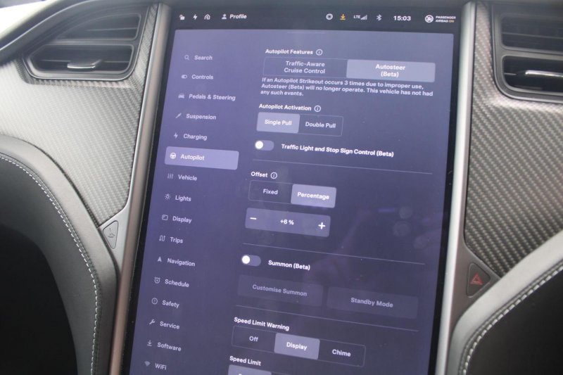 TESLA MODEL X