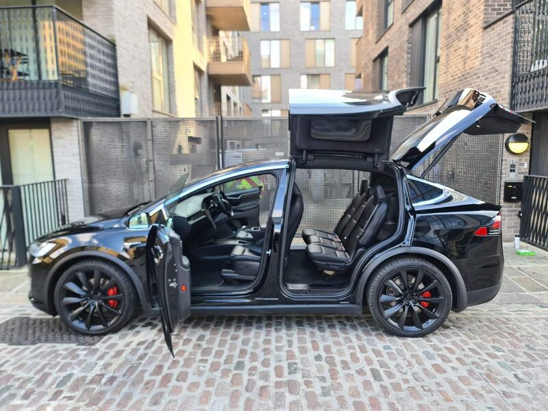 TESLA MODEL X