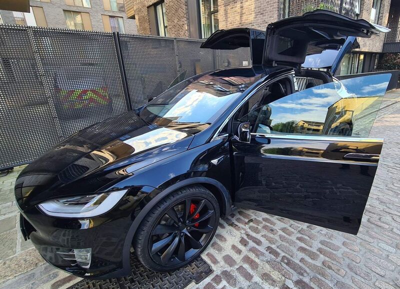 TESLA MODEL X