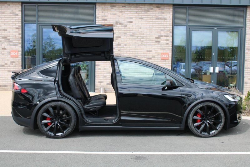 TESLA MODEL X