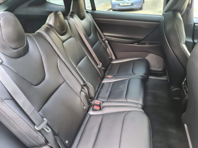 TESLA MODEL X
