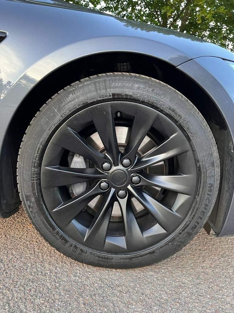 TESLA MODEL S