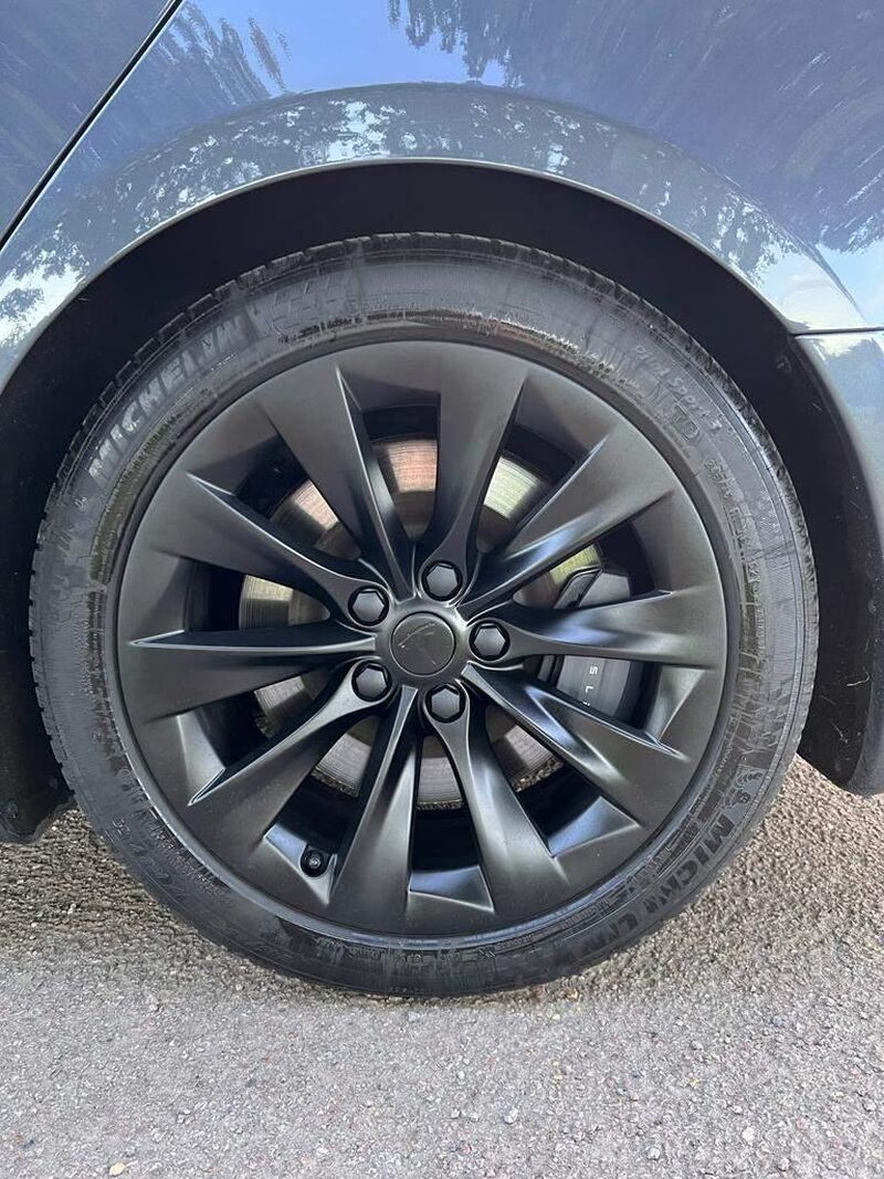 TESLA MODEL S
