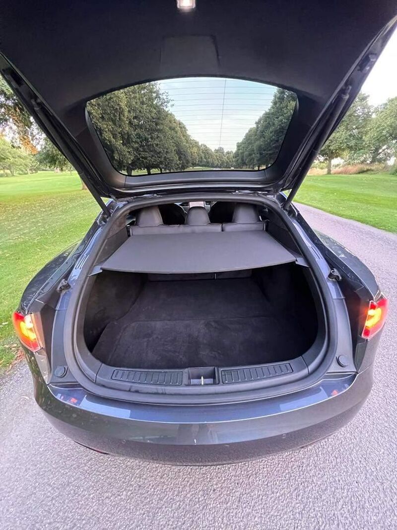 TESLA MODEL S