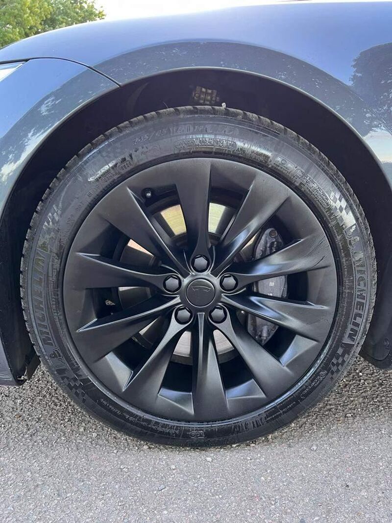 TESLA MODEL S
