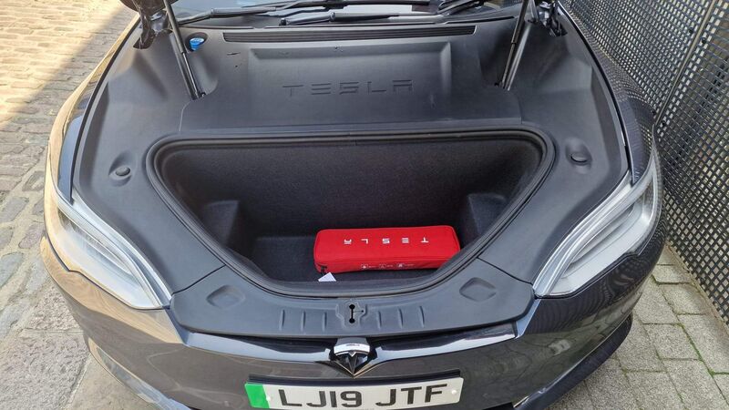 TESLA MODEL S