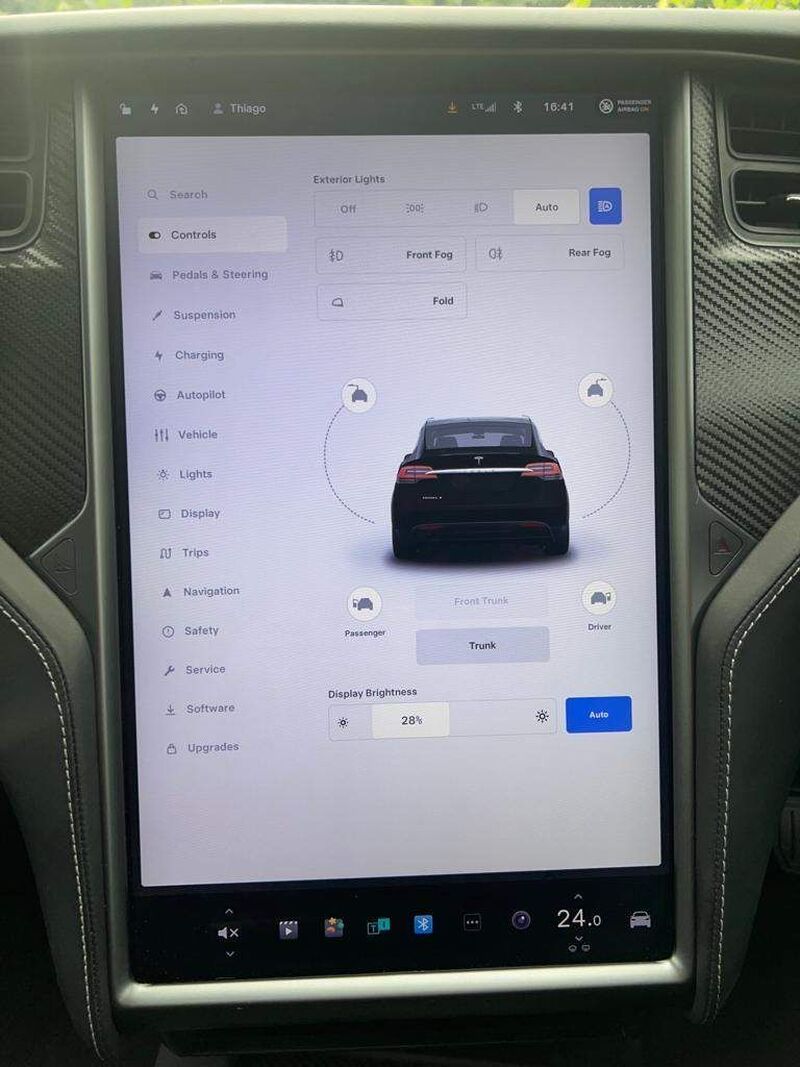 TESLA MODEL X
