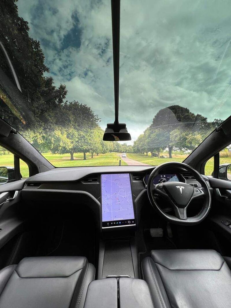 TESLA MODEL X