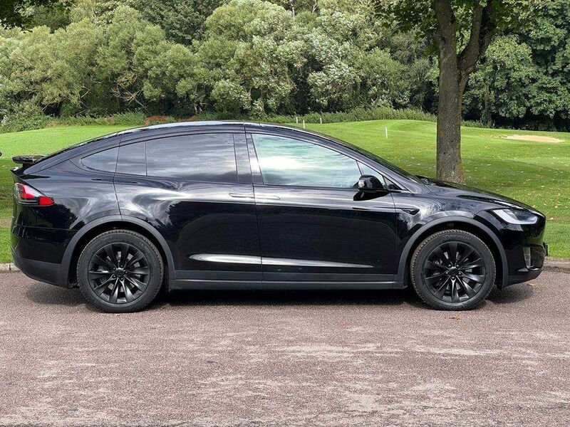 TESLA MODEL X
