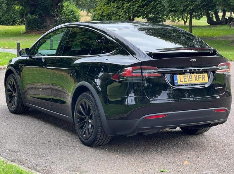 TESLA MODEL X