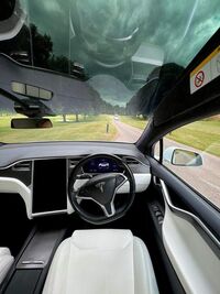 TESLA MODEL X