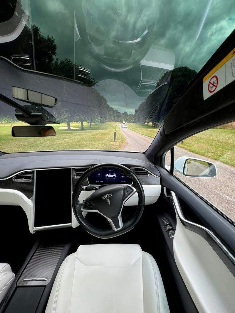 TESLA MODEL X