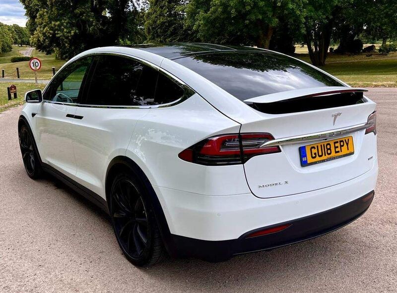 TESLA MODEL X