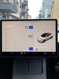 TESLA MODEL Y