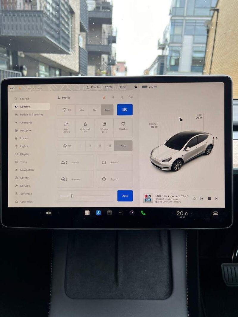 TESLA MODEL Y