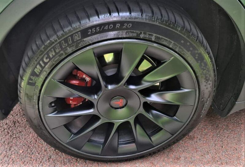 TESLA MODEL Y