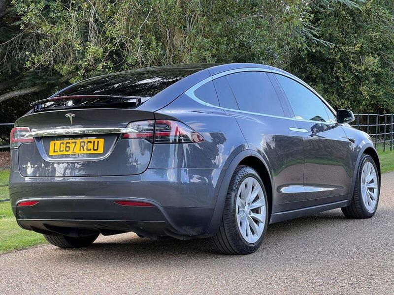 TESLA MODEL X