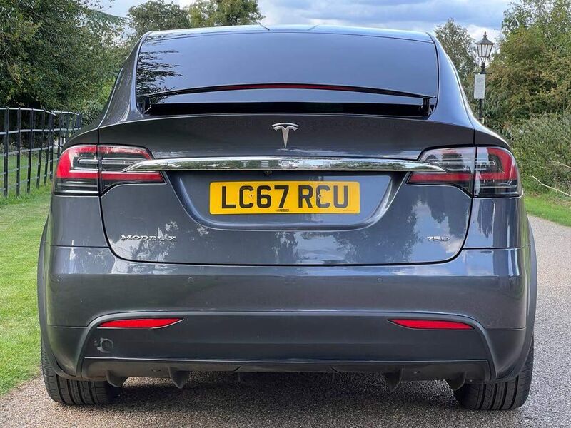 TESLA MODEL X