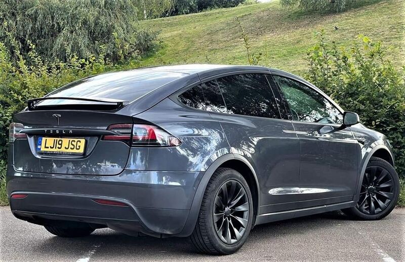 TESLA MODEL X