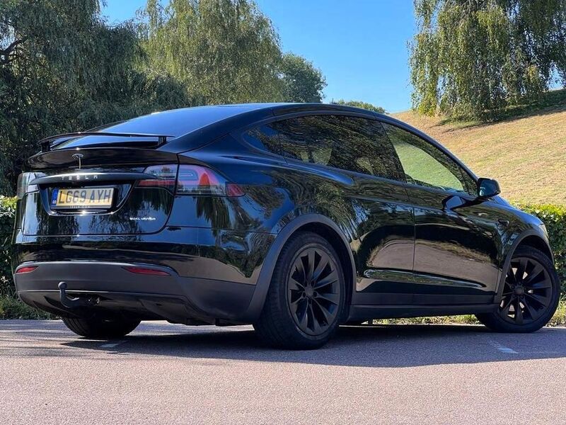 TESLA MODEL X