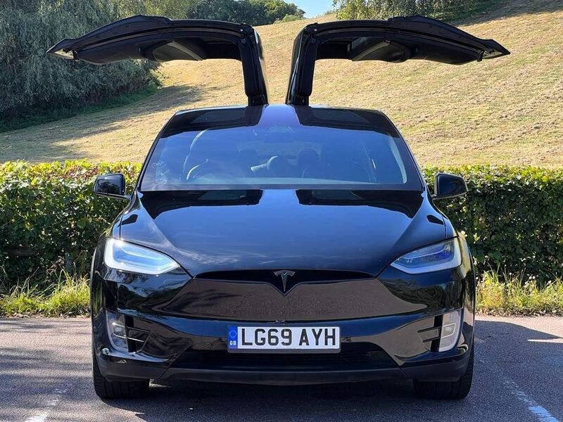 TESLA MODEL X